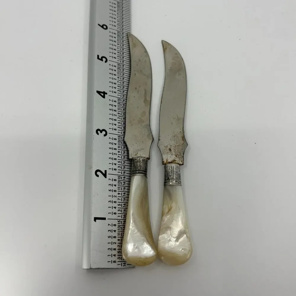 Vintage Mother Of Pearl Style Handle Butter Knives Lot Of 2 Curved Spreaders